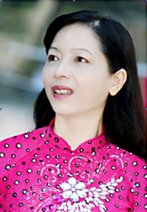 Cô Đặng Thị Hiền – Hiệu trưởng Trường THPT Hoành Bồ - Quảng Ninh
