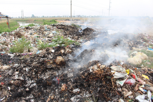 Vĩnh Tường: Người dân khốn khổ vì rác thải sinh hoạt