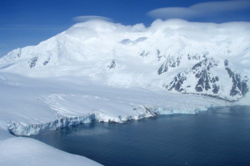 Băng Nam Cực đang tan chảy nhanh