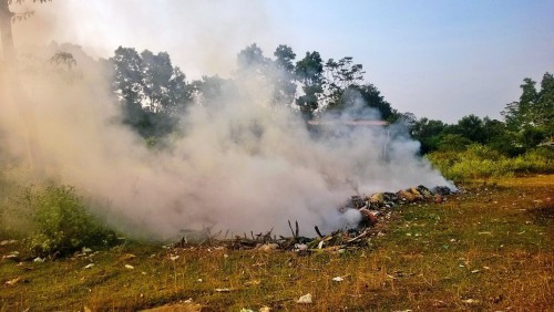Thanh Hóa: 700 thầy trò Trường THPT Cẩm Thuỷ II “kêu trời” vì mùi đốt rác thải