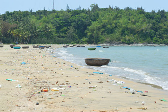 Quảng Nam: Tam Hải “đau đầu” vì rác thải hủy hoại cảnh quan du lịch