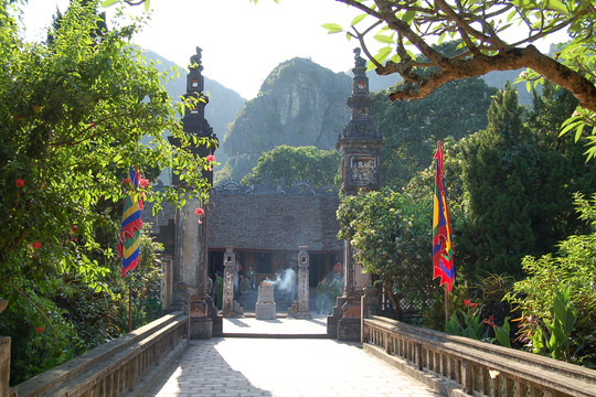 Trải nghiệm những khu du lịch tâm linh tại Ninh Bình