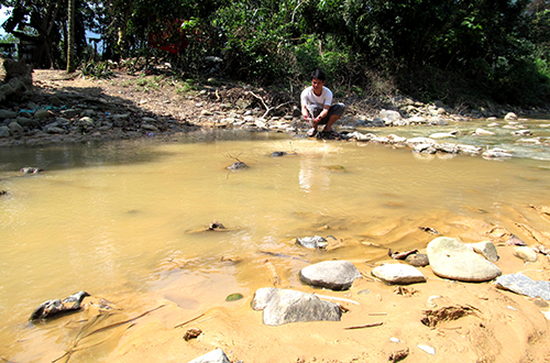 Quảng Trị: Mở đường ở thượng nguồn, cuối nguồn dân uống nước bùn