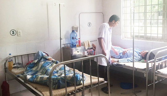 8 người nhập viện sau khi ăn lòng heo ở Phú Yên