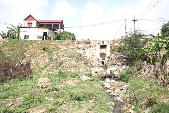Sóc Sơn, Hà Nội: Nhức nhối ô nhiễm rác thải ở một làng quê
