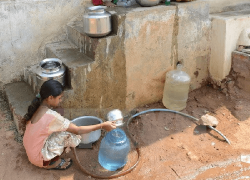 600 triệu trẻ em trên thế giới có nguy cơ sống trong cảnh thiếu nước
