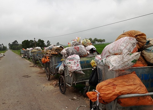 Thanh Hóa: Rác thải “ngập” đường ở xã nông thôn mới
