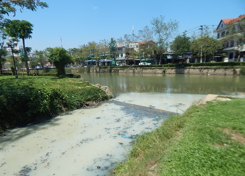 Thừa Thiên – Huế: Sông An Cựu đang “quằn quại” bởi nước thải và rác