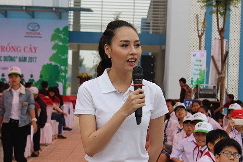 Hoa hậu biển Việt Nam khởi động chiến dịch trồng 1.000 cây xanh