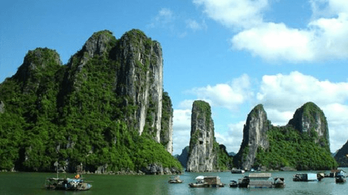 Quảng Ninh: 53 cơ sở kinh doanh đạt chuẩn phục vụ khách du lịch