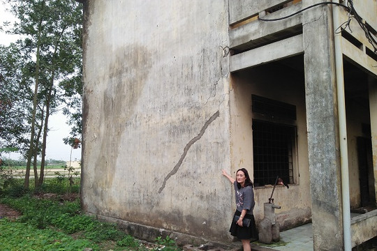 Vĩnh Phúc: Trường tiểu học Tân Phong xuống cấp sau hơn 1 năm sử dụng