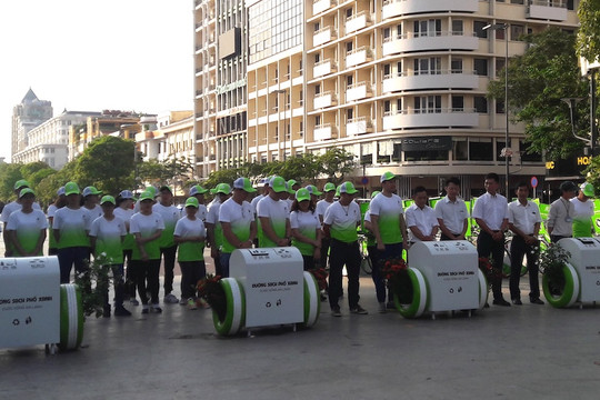 TPHCM: Trang bị 100 thùng rác thông minh cho các tuyến phố lớn