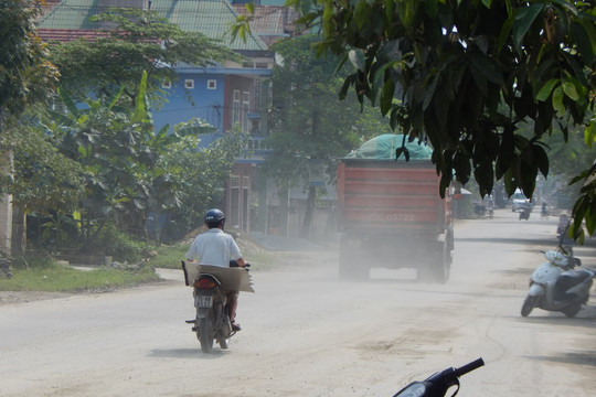 Thừa Thiên – Huế: Bãi tập kết cát trái phép gây ô nhiễm trầm trọng, người dân kêu cứu