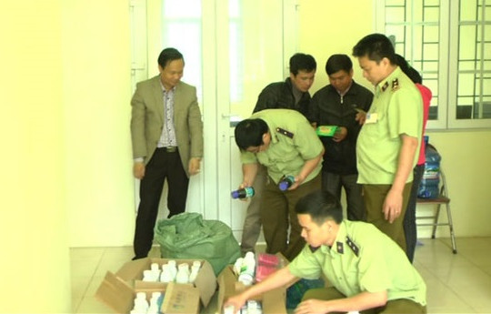 Lào Cai: Thu giữ 200 lít thuốc bảo vệ thực vật không rõ nguồn gốc