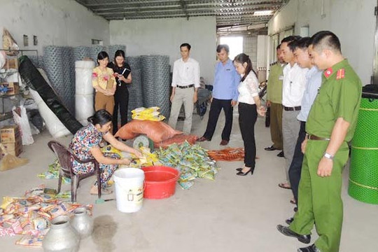 Hà Nam: Phát hiện 1.400 lít rượu không rõ nguồn gốc