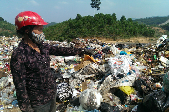 Huyện Thường Xuân(Thanh Hóa): Dân khốn khổ vì bãi rác trên đỉnh đồi gây ô nhiễm