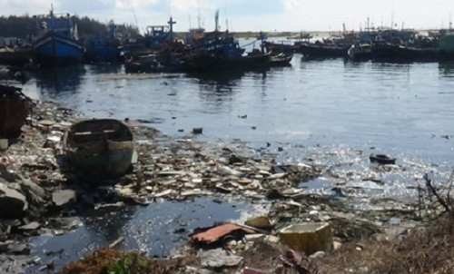 Bình Thuận: Cảng cá La Gi đang ô nhiễm trầm trọng
