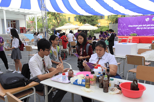 Hà Nội: Hàng ngàn học sinh tham gia Ngày hội STEM