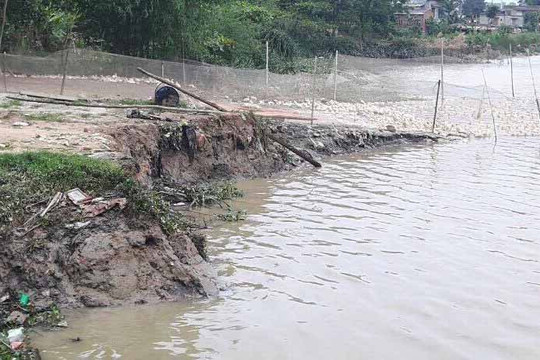 Đông Triều(Quảng Ninh): Công ty Thái Sơn nạo vét, các công trình có nguy cơ trôi xuống sông