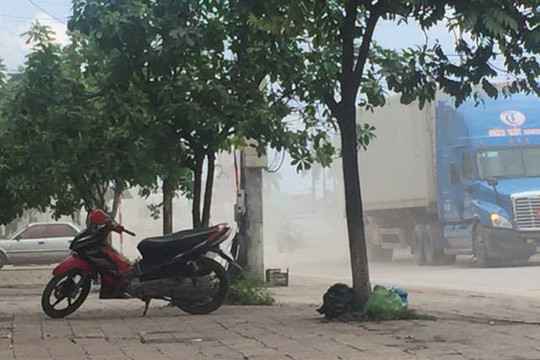 Kinh hãi khói bụi, người dân Uông Bí chỉ dám đóng cửa ở trong nhà