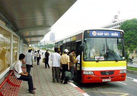 Hà Nội có xe buýt đưa đón học sinh