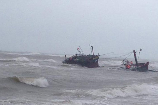 Thừa Thiên – Huế: Mưa lớn và gió lốc gây thiệt hại nặng nề