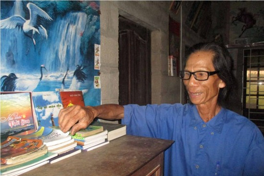Ông lão 70 tuổi mở thư viện miễn phí cho học sinh nghèo