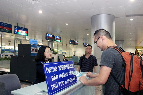 Việt Nam gia hạn miễn thị thực cho công dân 5 nước châu Âu
