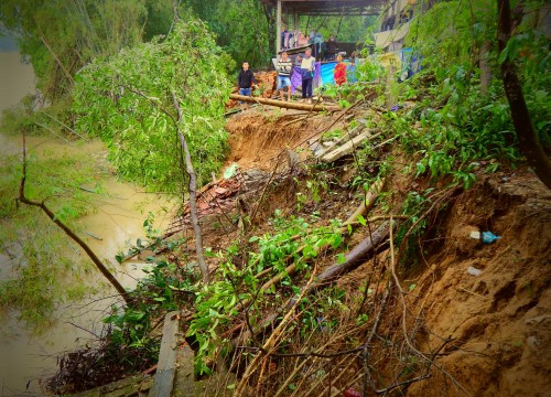 Thừa Thiên – Huế: Khẩn cấp chống sạt lở bờ sông Hương và sông Bồ