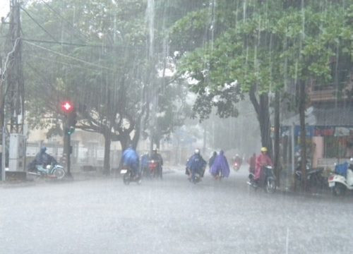 Thông tin thời tiết 27/6: Hà Nội mưa giông, thời tiết hạ nhiệt