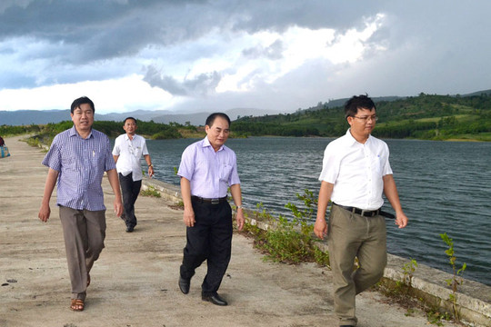 Phú Yên: Sớm tìm nguyên nhân và khắc phục rò rỉ nước ở hồ La Bách