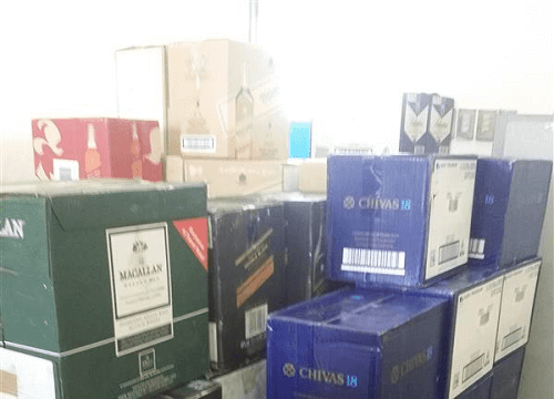 Thu giữ hơn 1.000 chai rượu ngoại nhập lậu