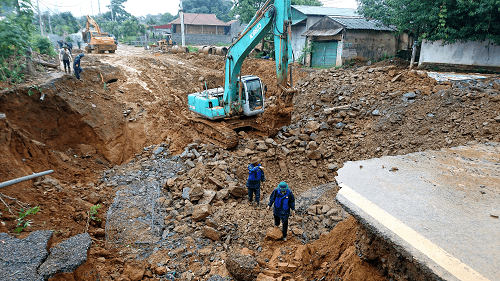 Lai Châu: Di dời khẩn cấp 5 hộ dân quanh hố cát – tơ lớn