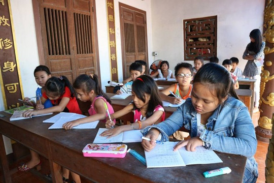 Thừa Thiên – Huế: Cảm động lớp học hè miễn phí cho trẻ em nghèo