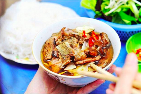 5 món ăn đường phố Việt Nam ‘nức lòng’ du khách