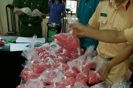 Lai Châu: Bắt 300.000 viên ma túy tổng hợp đang trên đường vận chuyển