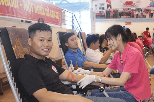 Chương trình hiến máu “Giọt hồng xứ Tuyên” thu hút 1.000 người tham gia