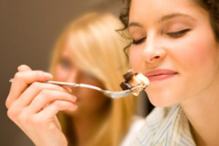 Hóa ra ngửi mùi thức ăn cũng có thể gây tăng cân