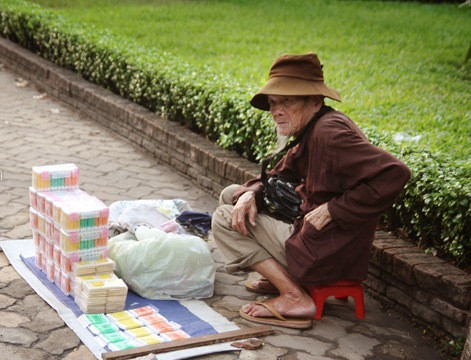Việt Nam: Hơn 70% số người cao tuổi phải tự lao động kiếm sống