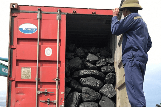 Thu giữ 52,6 tấn than trái phép tại Quảng Ninh