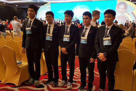 Đội tuyển Việt Nam dành Huy chương Vàng tại Olympic Vật lí quốc tế lần thứ 48