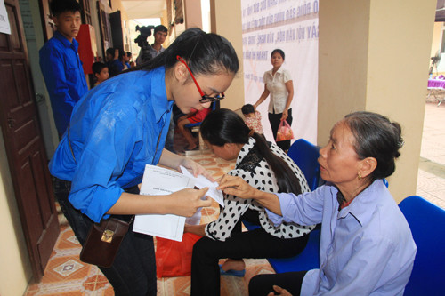 Hà Nội: Phát thuốc, khám bệnh miễn phí cho đồng bào dân tộc huyện ở Ba Vì