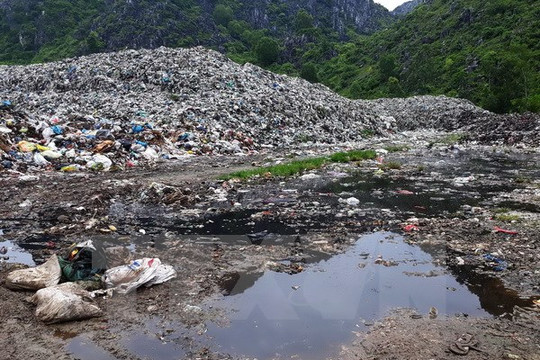 Nga Sơn (Thanh Hóa): Người dân sống chung với rác thải và mùi hôi thối
