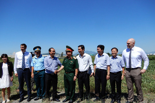 Bàn giao 12,7 ha đất nhiễm dioxin đã được xử lý phục vụ mở rộng sân bay Đà Nẵng