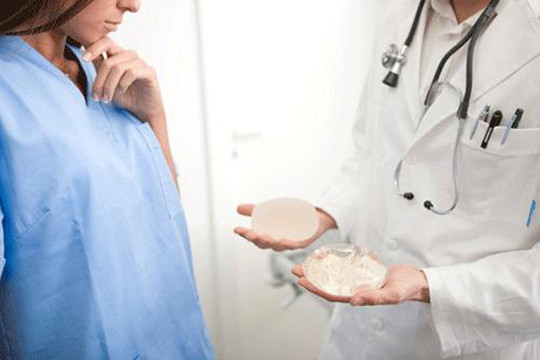 Bộ Y tế: Yêu cầu làm rõ vụ thai phụ tử vong sau nâng ngực