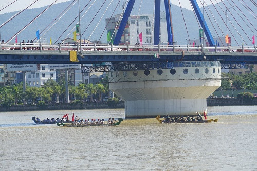 TP. Đà Nẵng: Đua thuyền truyền thống chào mừng Quốc khánh