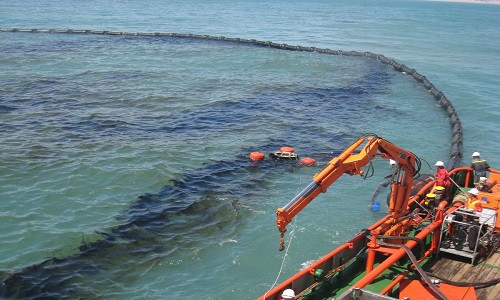 Lực lượng tìm kiếm, cứu nạn chủ động ứng phó tràn dầu, bảo vệ môi trường biển