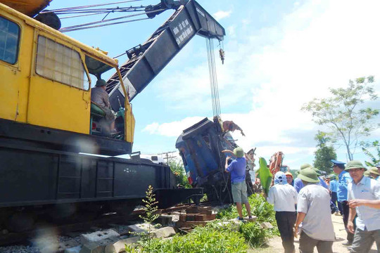Quảng Bình: Tuyến đường sắt Bắc – Nam đã thông suốt sau nhiều giờ tê liệt