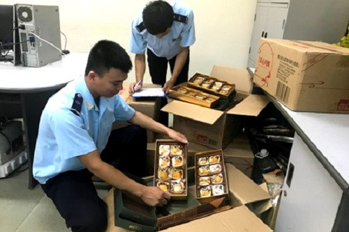 Bắt giữ 96 hộp bánh trung thu Trung Quốc tại Lào Cai