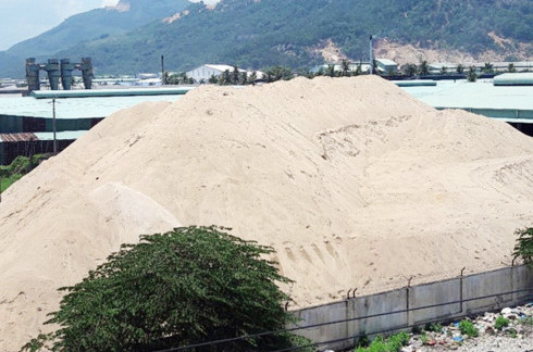 Bình Định cấm bán cát ra ngoài tỉnh, doanh nghiệp kêu khó